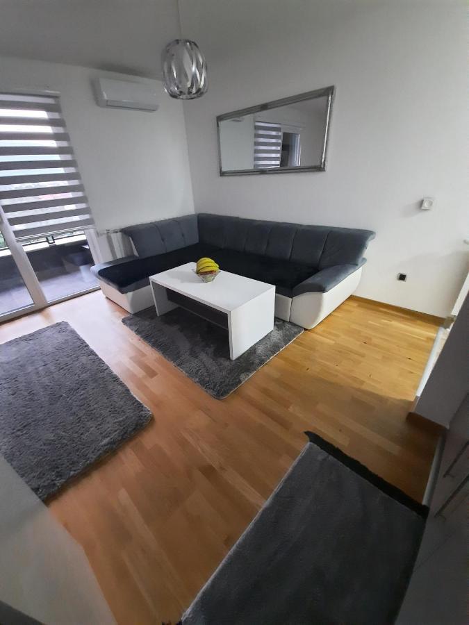 Apartman Bulevar Sarajevo - Free Parking Apartment Exterior photo