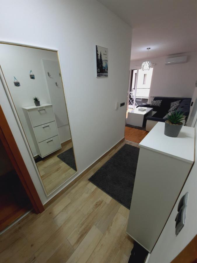 Apartman Bulevar Sarajevo - Free Parking Apartment Exterior photo