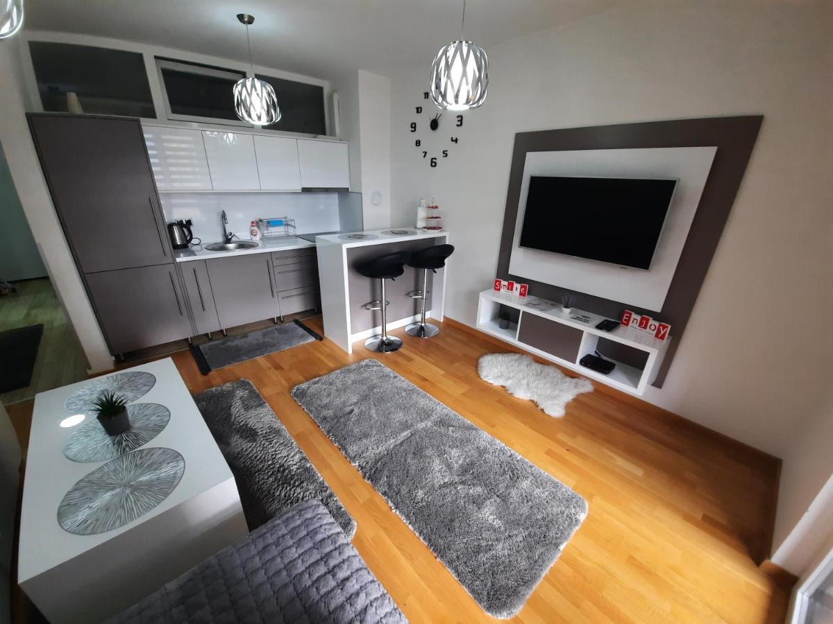 Apartman Bulevar Sarajevo - Free Parking Apartment Exterior photo